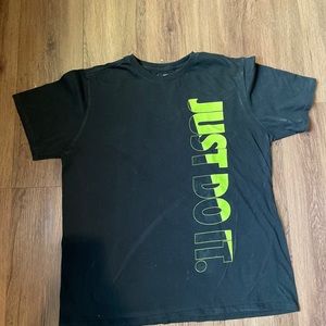 Men’s Nike shirt
